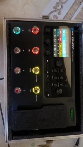 Pedaleira gp200