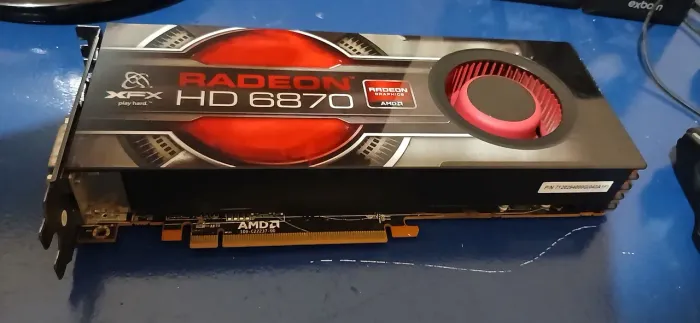 Placa de vídeo radeon 6870 intacto