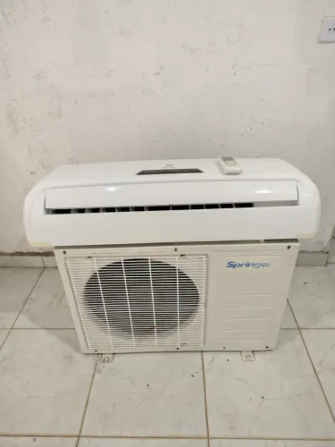 Ar condicionado 12.000 BTUS bem novinho gás recolhido manutenção feita