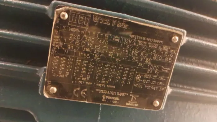 Motor trifásico WEG 15 CV , $3500