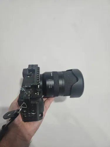 Sony A6500 + Lente Tamron 17-70mm + Lente do Kit + Grip + 4 Baterias