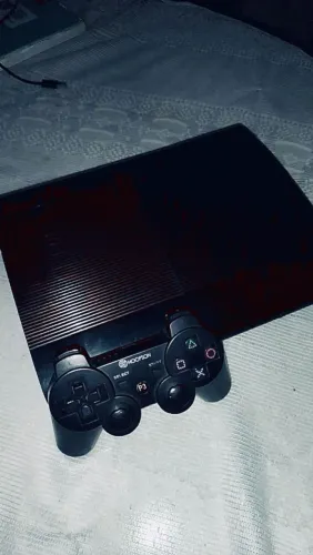 PS3 Super Slim Desbloqueado + 1 Controle | Só Hoje