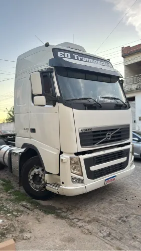 Vende-se volvo 540 traçada automática