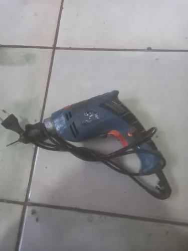 Furadeira e despafusadeira