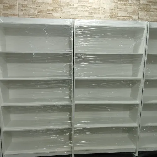 Prateleiras de MDF novas