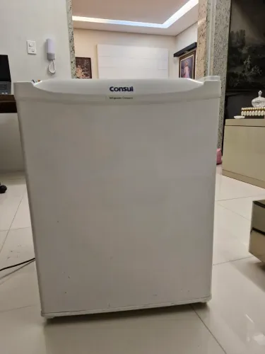 Frigobar Consul Compacto 80 Litros Branco - 220V (Modelo CRC08)