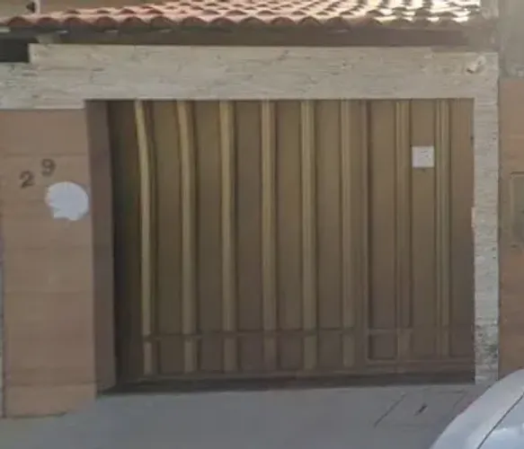 Portão de garagem residencial em alumínio (L:2,85m x A:2,25m)