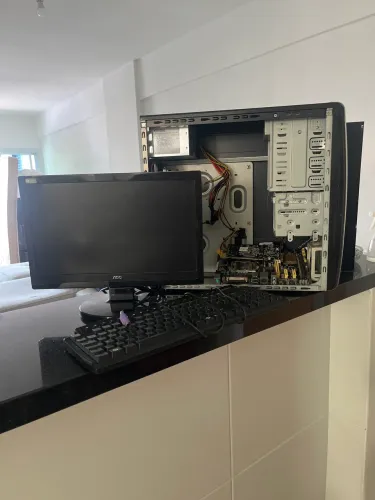 Vendo MONITOR/TECLADO/CPU SEM PLACA MÃE