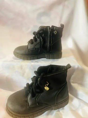 Bota infantil preta 