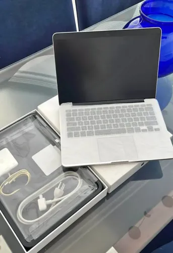 MACBOOK PRO 