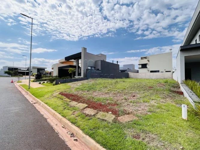 Terreno de 300m² à venda em condomínio - Vivendas da Mata