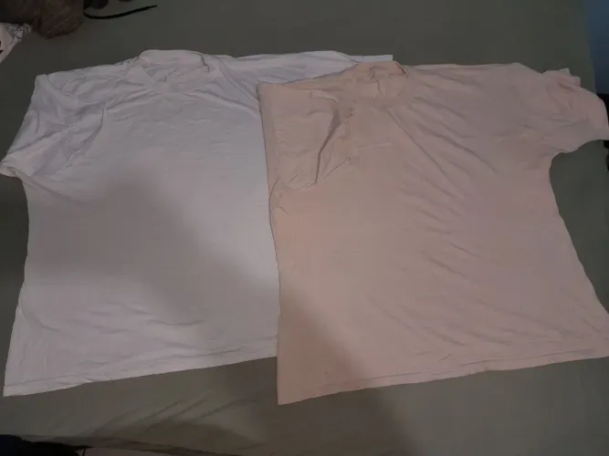 2 camisetas oversized lisas uma branca e uma creme/bege tamanho G3 usadas pouquissimas vez
