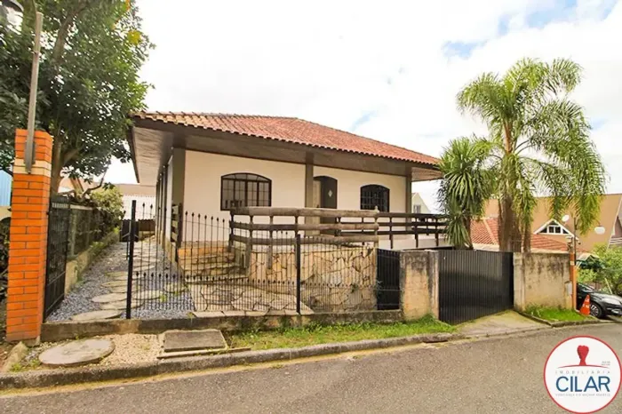 Imobiliária Cilar Aluga Casa 3 Quartos no Santa Cândida com 157m², Ref. 07603.001-CILAR