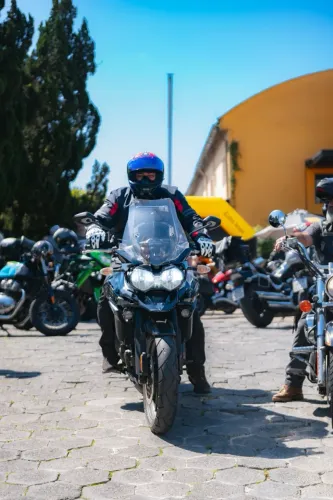 TRIUMPH 1200 XR EXPLORER BAIXO KM