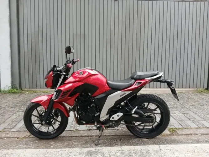 Fazer 250 bem nova