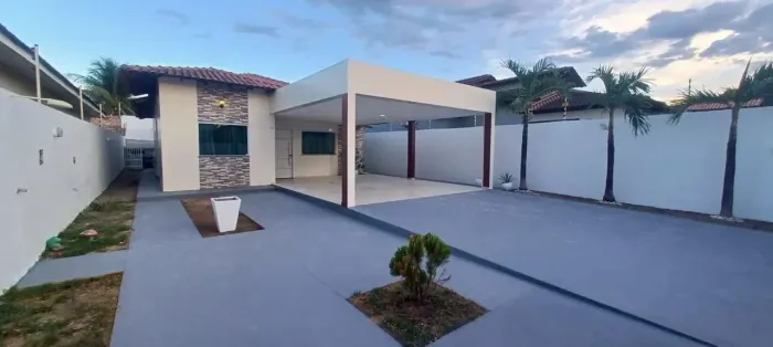 Excelente Casa a Venda com 3 Quartos