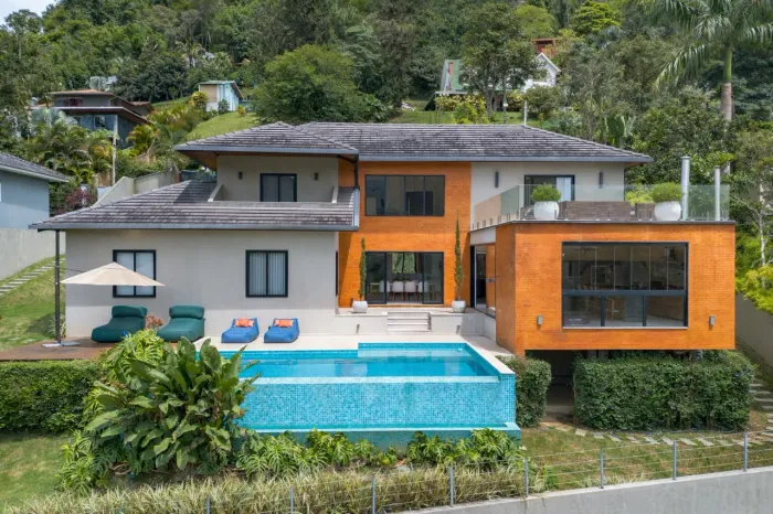 Casa com 5 quartos em Itaipava, Petrópolis