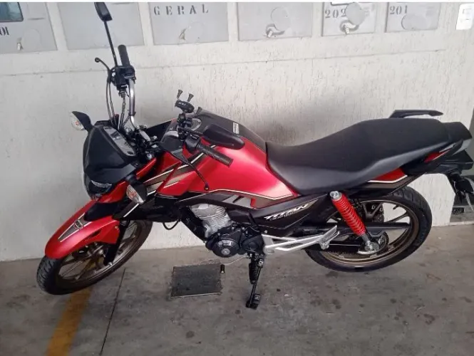 Cg Titan 160 edição especial 50 anos 