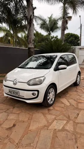 Volkswagen Up! High I Motion 1.0 T. Flex 12V 5P 2015