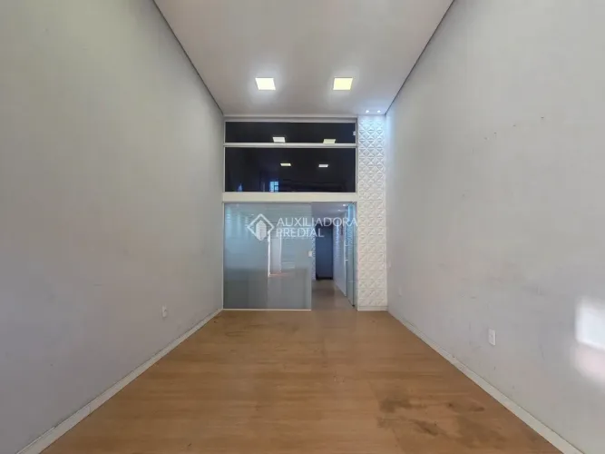 Sala comercial para investimento no Centro de Joinville, por apenas R$ 280.000,00!