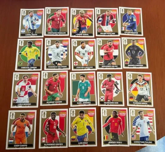Vende-se figurinha da copa