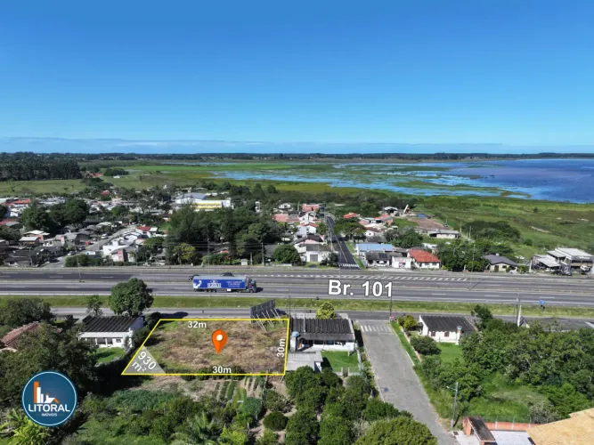 Terreno às margens de BR101