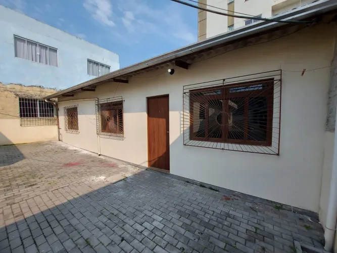 Casa para locação com 2 dormitórios Bairro São Vicente em Itajaí