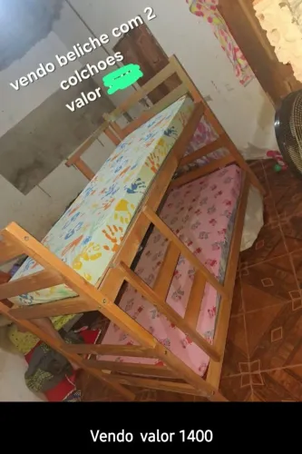 Beliche com 2colchões.