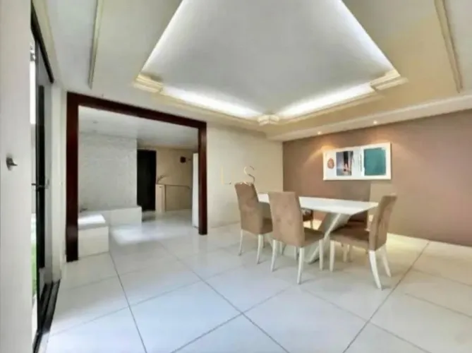 Casa Duplex com 5 Quartos em Bairro Republica - Vitória ES