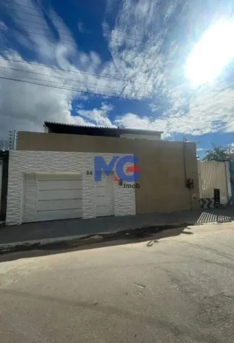 Casa à venda em Juazeiro do Norte (Santo Antônio) 4 dormitórios, 3 suítes, 252 m²