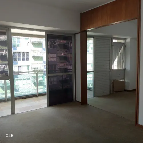 VENDO APARTAMENTO DE QUARTO E SALA COM VAGA NA BARRA