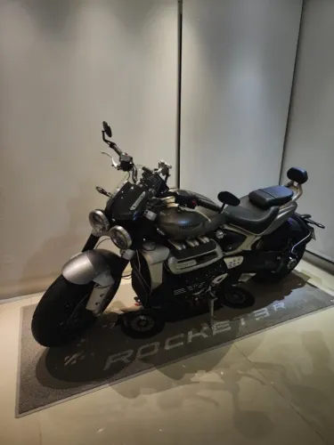 TRIUMPH ROCKET 3R - 2024 - 4.000 KM