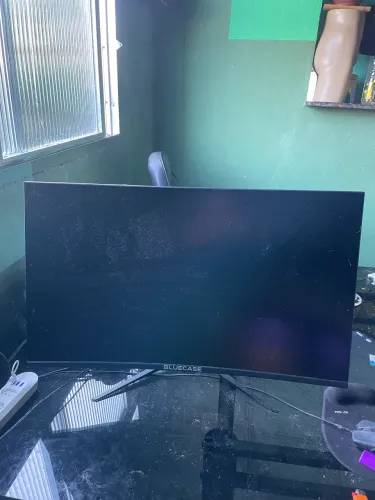Monitor Bluecase Curvo 27? com Defeito - Tela Trincada - Para Retirada de Peças