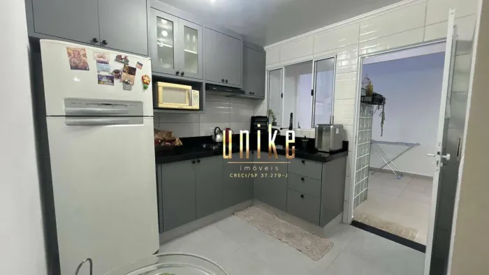 Casa à Venda, 3 dormitórios, 116m² por R$980.000 - Condomínio Village Campo Felice no Jard