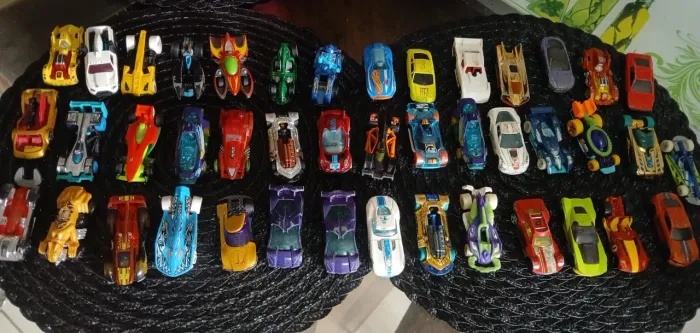 Coleção carrinhos hotwells originais 43 peças