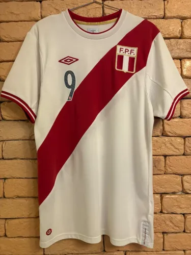 Camisa Umbro Peru 2011 Guerrero (original de época)