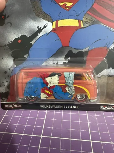 Hot Wheels Premium Volkswagen T1 Panel - Superman (DC Comics)