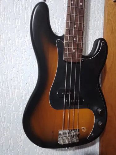 baixo precision squier debut (LEIA O ANUNCIO COM ATENÇAO)