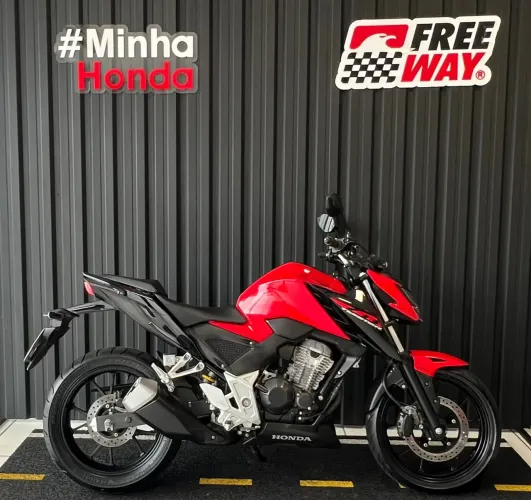 Honda CB 300F Twister 300 cc