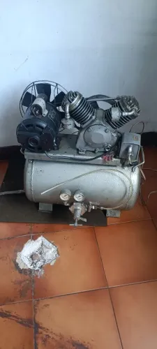 Compressor odontológico USADO ~40 lts