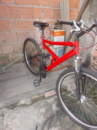 Bicicleta com amortecedor