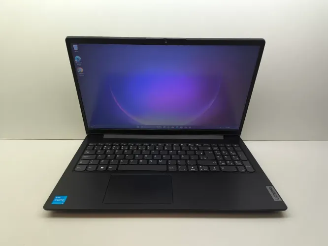 Notebook Lenovo Core i5 12th 8GB 256GB SSD NVMe Tela 15.6 Full HD 