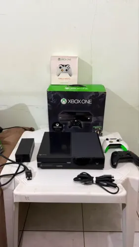 Xbox One 500 GB com Kinect