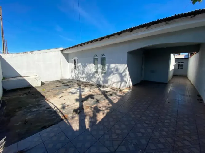 Casa à venda com 3 quartos no bairro Eucaliptos, na Zona Leste de Londrina