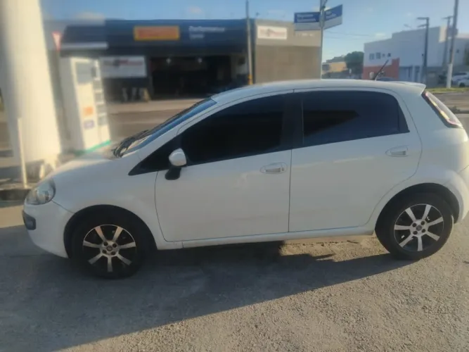 Fiat Punto Essence 1.6 Flex 16V 5P 2013