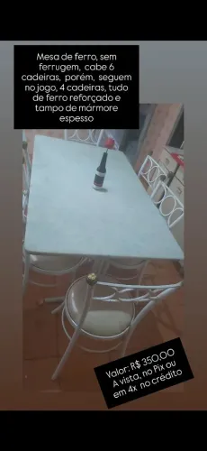 Mesa com tampo de Mármore