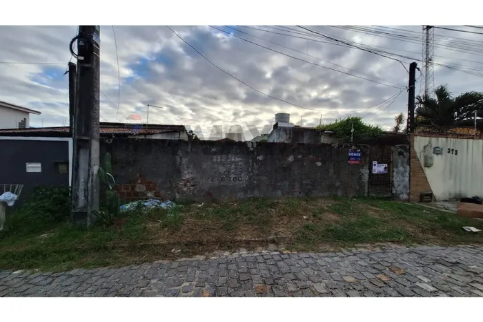 Terreno em Nova Parnamirim: 250m² em cidade verde no lado da sombra por ótimo preço!