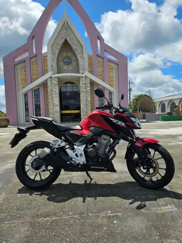 Honda CB300F Twister ABS 2025 | 8.500 km | Revisada | IPVA Pago