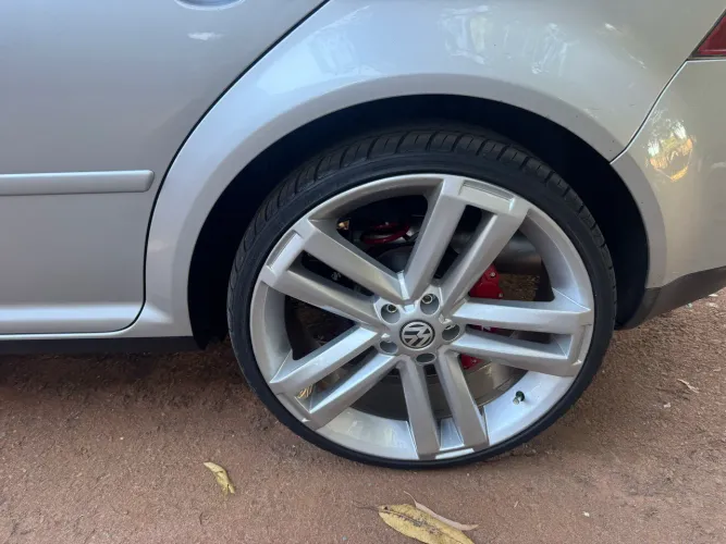 Desapego Vendo rodas amarok com pneus aro 20