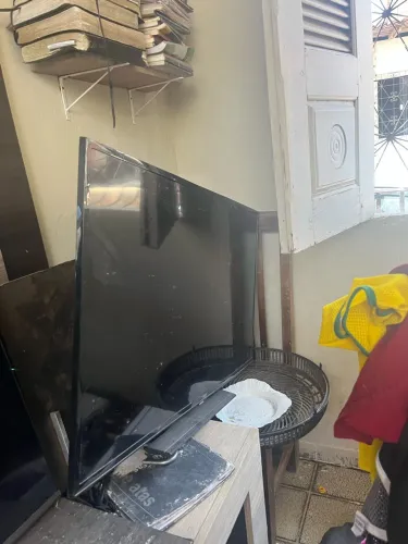 TVs pra retirada de peça ( TCL e Samsung)